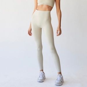 Set Active Sculptflex Leggings in Oatmilk